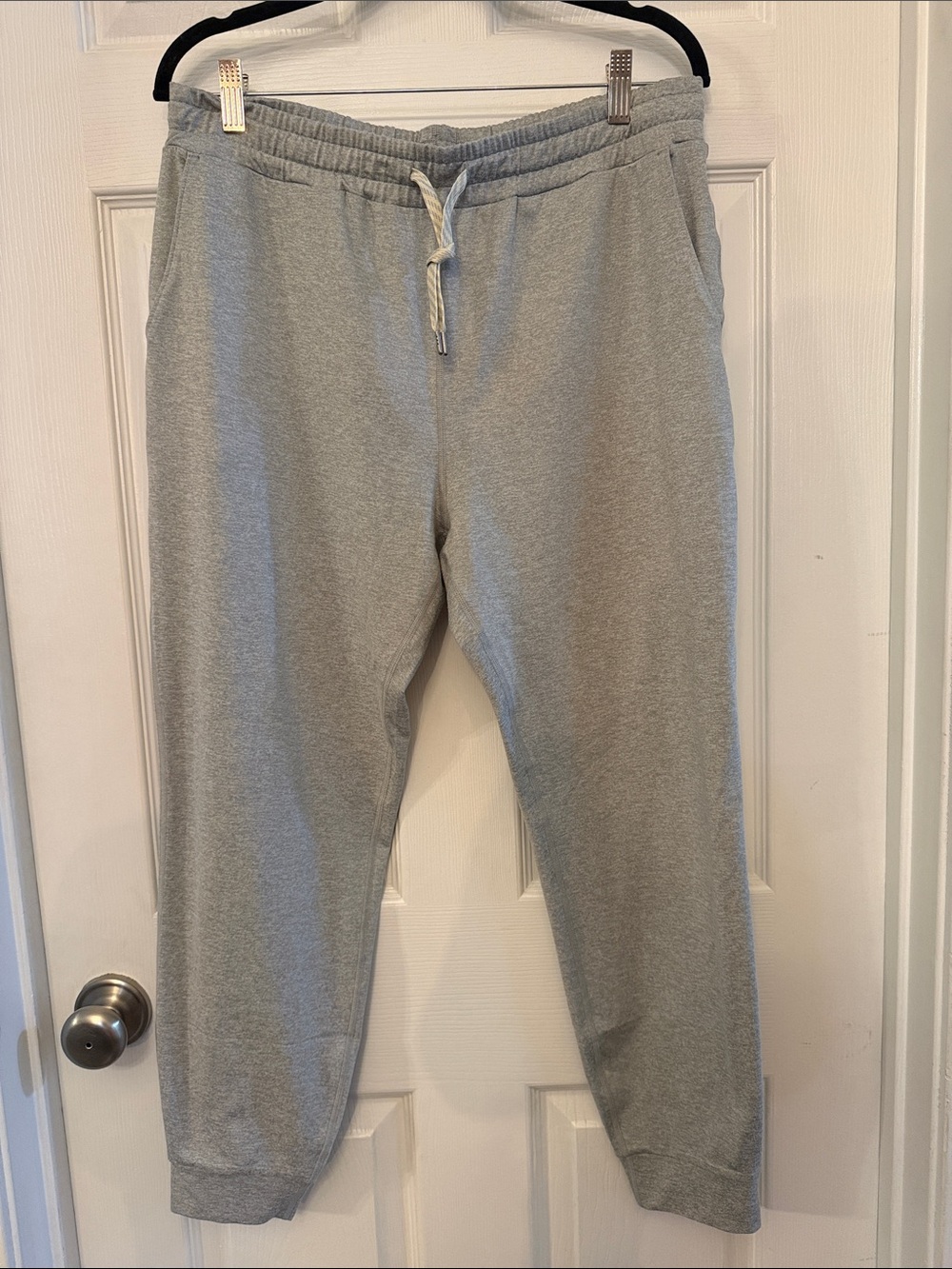 Vuori Heather Gray Drawstring Joggers